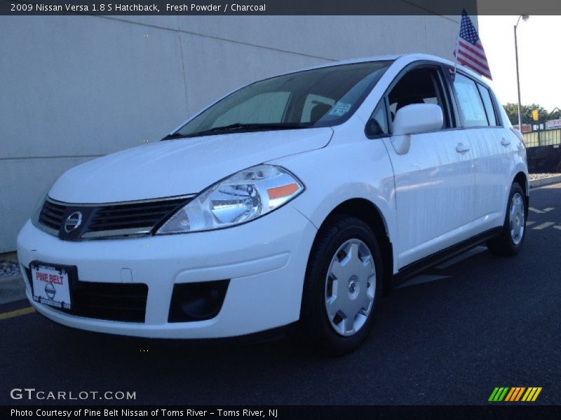Fresh Powder / Charcoal 2009 Nissan Versa 1.8 S Hatchback