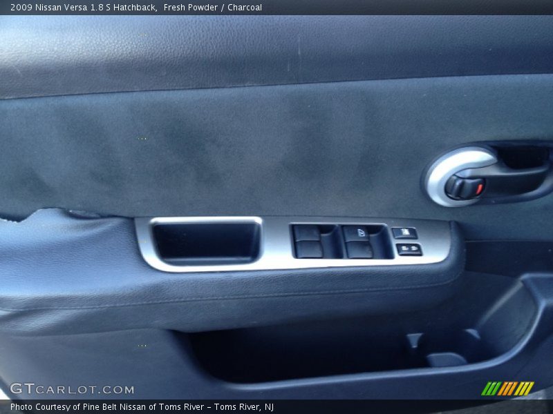 Fresh Powder / Charcoal 2009 Nissan Versa 1.8 S Hatchback