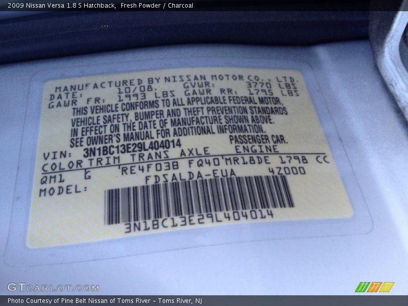 Fresh Powder / Charcoal 2009 Nissan Versa 1.8 S Hatchback