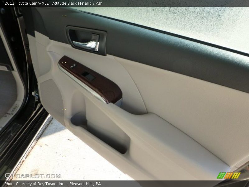 Attitude Black Metallic / Ash 2012 Toyota Camry XLE