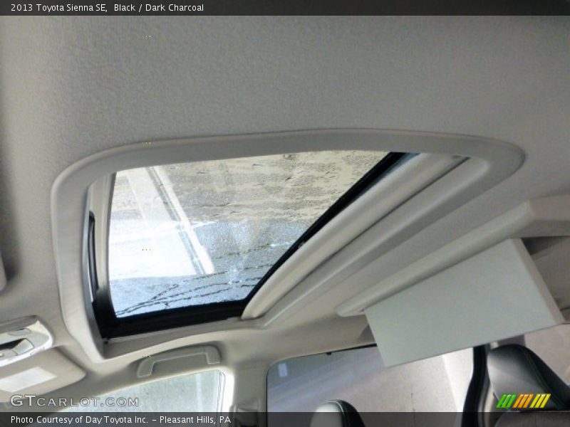 Black / Dark Charcoal 2013 Toyota Sienna SE