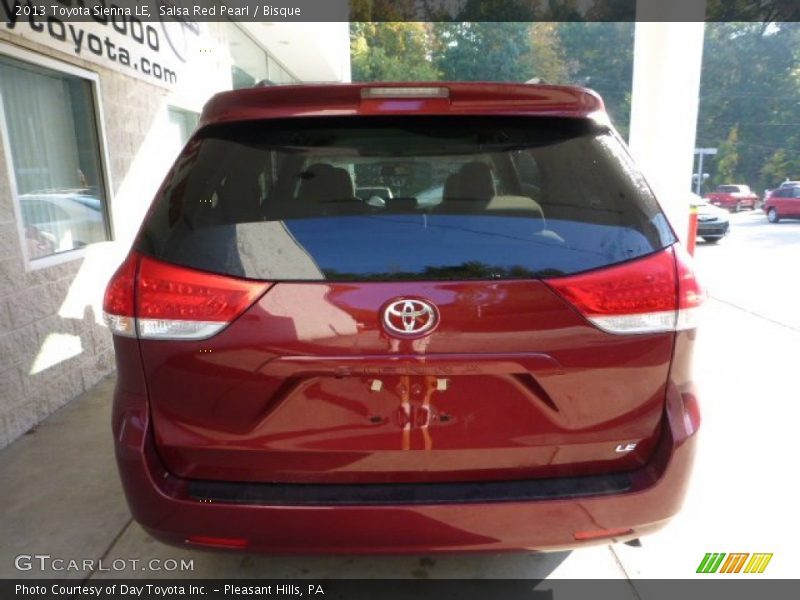 Salsa Red Pearl / Bisque 2013 Toyota Sienna LE
