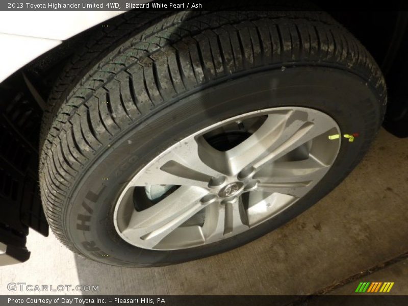 Blizzard White Pearl / Ash 2013 Toyota Highlander Limited 4WD