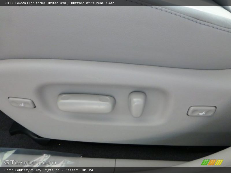 Blizzard White Pearl / Ash 2013 Toyota Highlander Limited 4WD