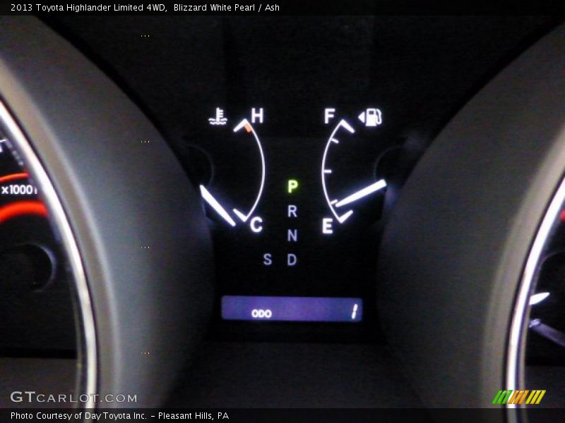 Blizzard White Pearl / Ash 2013 Toyota Highlander Limited 4WD