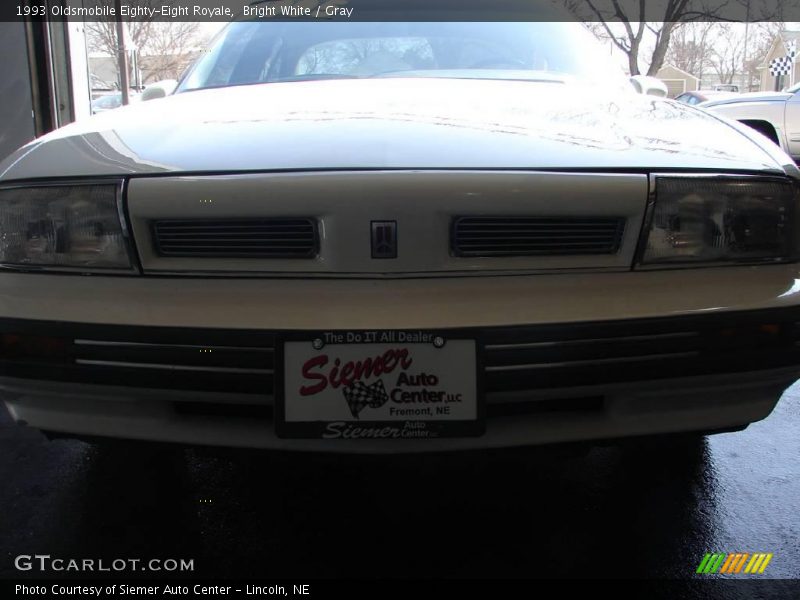 Bright White / Gray 1993 Oldsmobile Eighty-Eight Royale