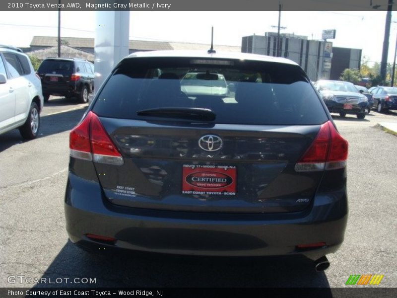 Magnetic Gray Metallic / Ivory 2010 Toyota Venza AWD