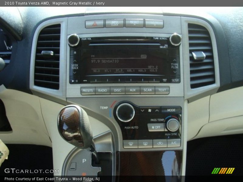 Magnetic Gray Metallic / Ivory 2010 Toyota Venza AWD