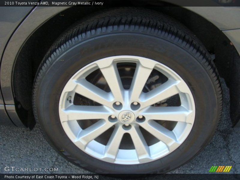 Magnetic Gray Metallic / Ivory 2010 Toyota Venza AWD