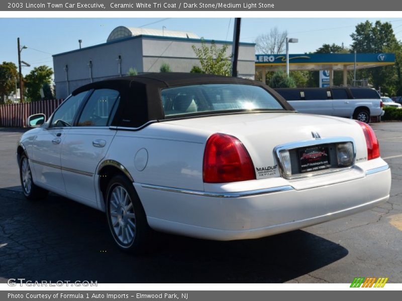 Ceramic White Tri Coat / Dark Stone/Medium Light Stone 2003 Lincoln Town Car Executive