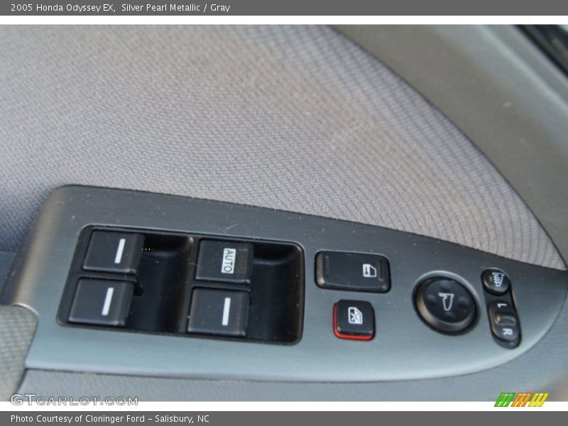 Silver Pearl Metallic / Gray 2005 Honda Odyssey EX