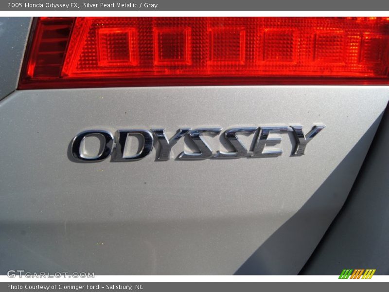 Silver Pearl Metallic / Gray 2005 Honda Odyssey EX
