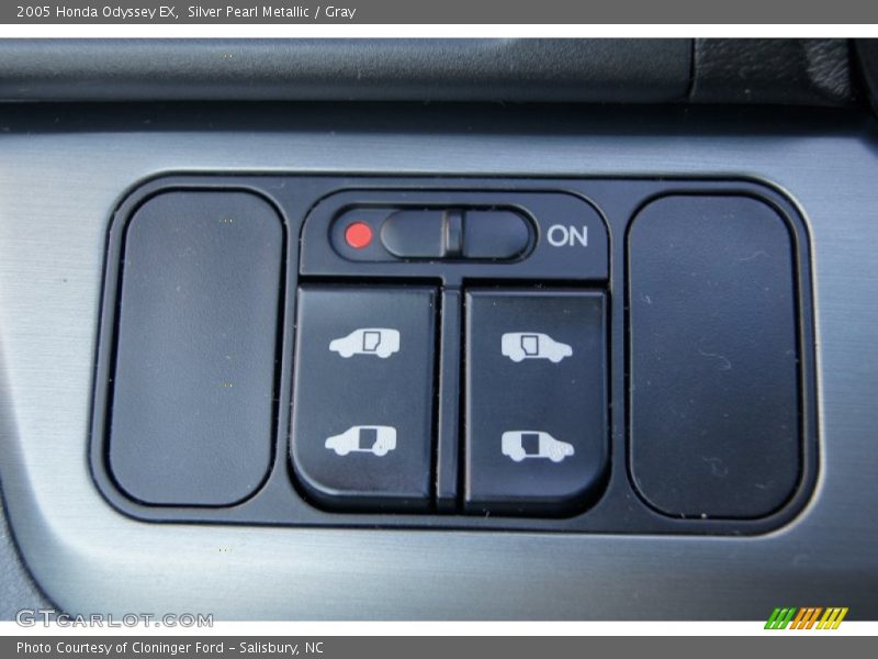 Silver Pearl Metallic / Gray 2005 Honda Odyssey EX