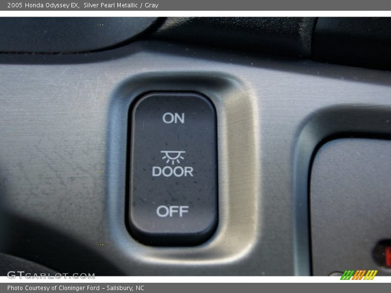 Silver Pearl Metallic / Gray 2005 Honda Odyssey EX