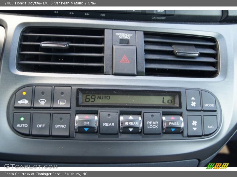 Silver Pearl Metallic / Gray 2005 Honda Odyssey EX