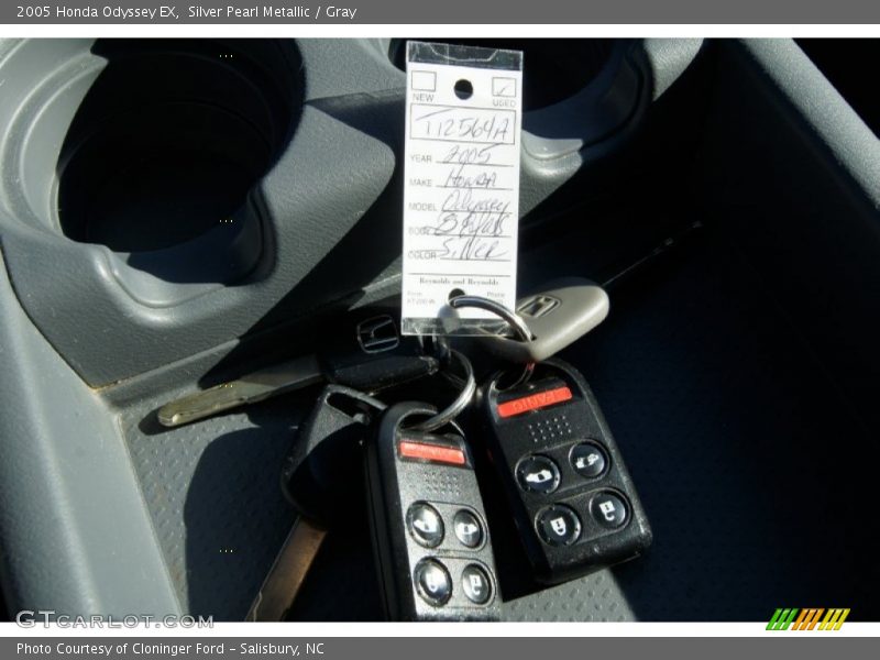 Silver Pearl Metallic / Gray 2005 Honda Odyssey EX