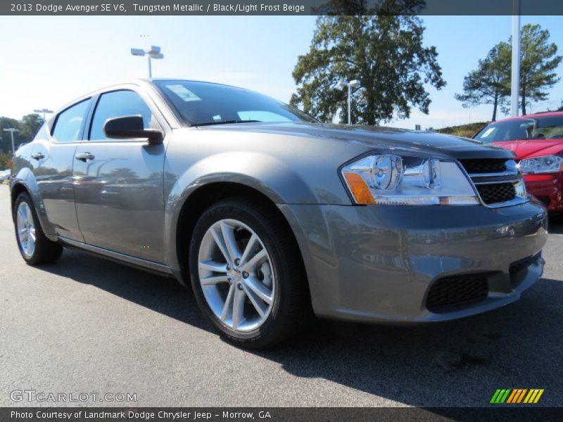 Tungsten Metallic / Black/Light Frost Beige 2013 Dodge Avenger SE V6