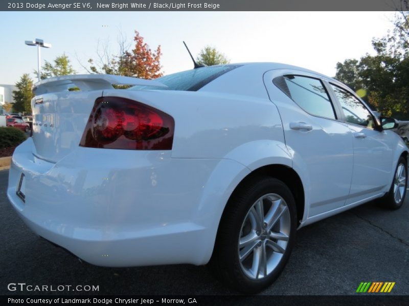 New Bright White / Black/Light Frost Beige 2013 Dodge Avenger SE V6