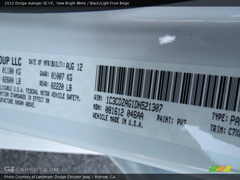 New Bright White / Black/Light Frost Beige 2013 Dodge Avenger SE V6