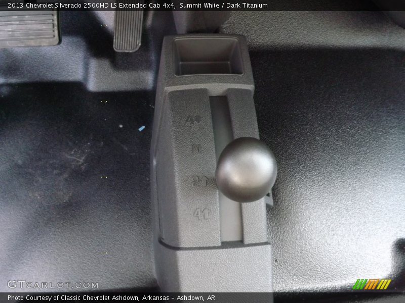 Summit White / Dark Titanium 2013 Chevrolet Silverado 2500HD LS Extended Cab 4x4