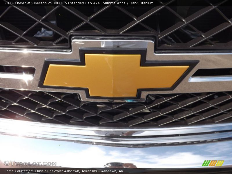 Summit White / Dark Titanium 2013 Chevrolet Silverado 2500HD LS Extended Cab 4x4