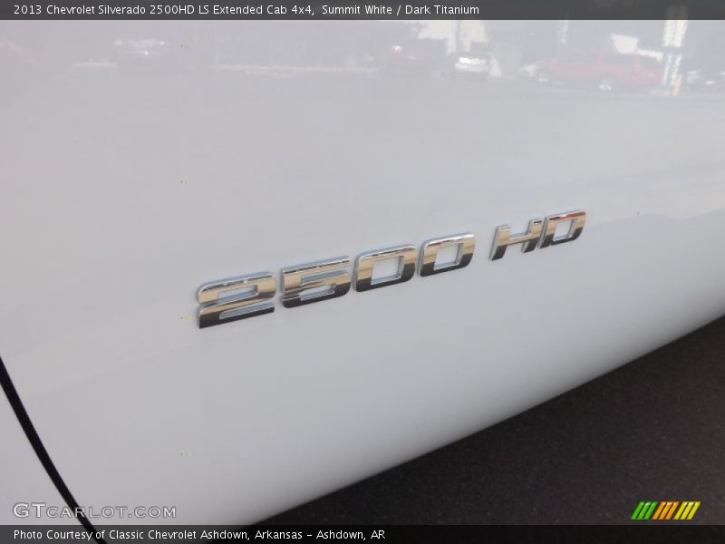 Summit White / Dark Titanium 2013 Chevrolet Silverado 2500HD LS Extended Cab 4x4