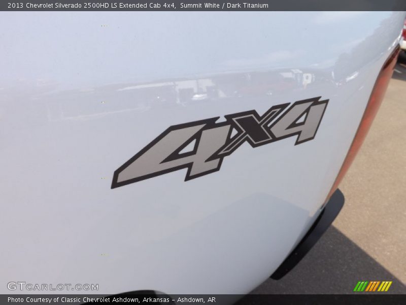 Summit White / Dark Titanium 2013 Chevrolet Silverado 2500HD LS Extended Cab 4x4