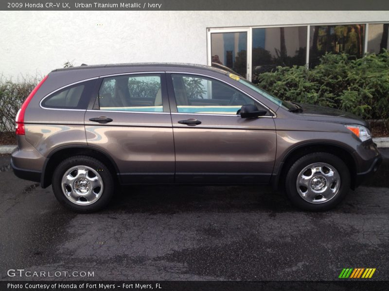 Urban Titanium Metallic / Ivory 2009 Honda CR-V LX