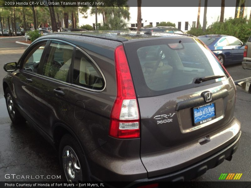 Urban Titanium Metallic / Ivory 2009 Honda CR-V LX