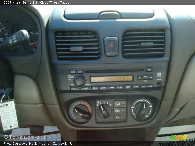 Cloud White / Taupe 2005 Nissan Sentra 1.8
