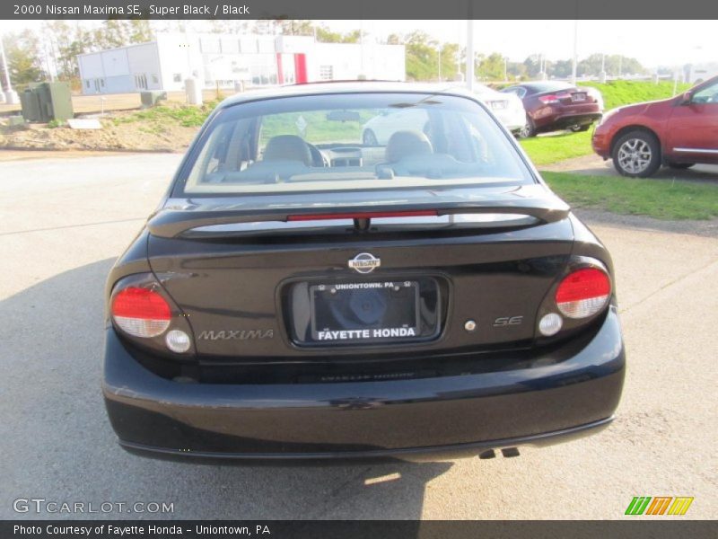 Super Black / Black 2000 Nissan Maxima SE