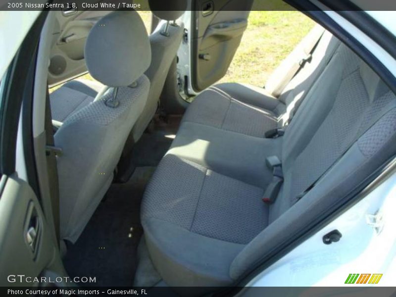 Cloud White / Taupe 2005 Nissan Sentra 1.8