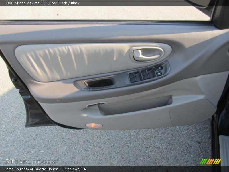 Super Black / Black 2000 Nissan Maxima SE