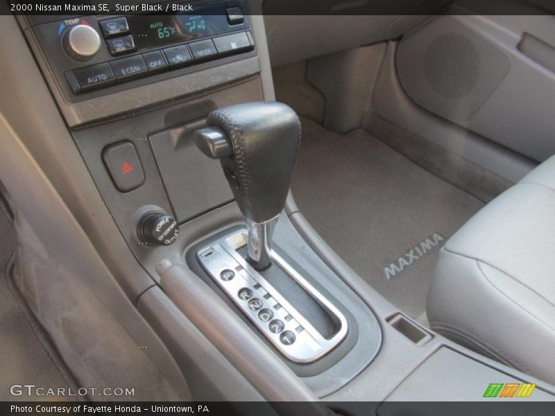 Super Black / Black 2000 Nissan Maxima SE