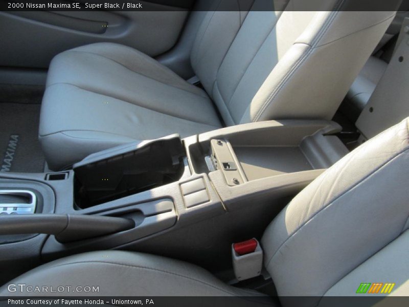 Super Black / Black 2000 Nissan Maxima SE