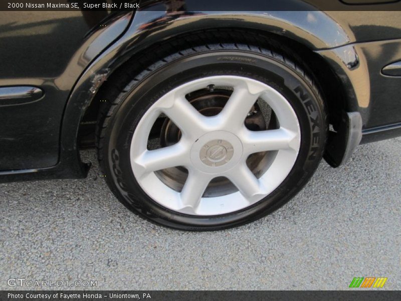Super Black / Black 2000 Nissan Maxima SE