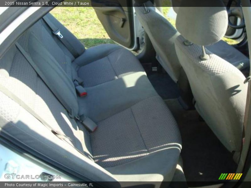 Cloud White / Taupe 2005 Nissan Sentra 1.8