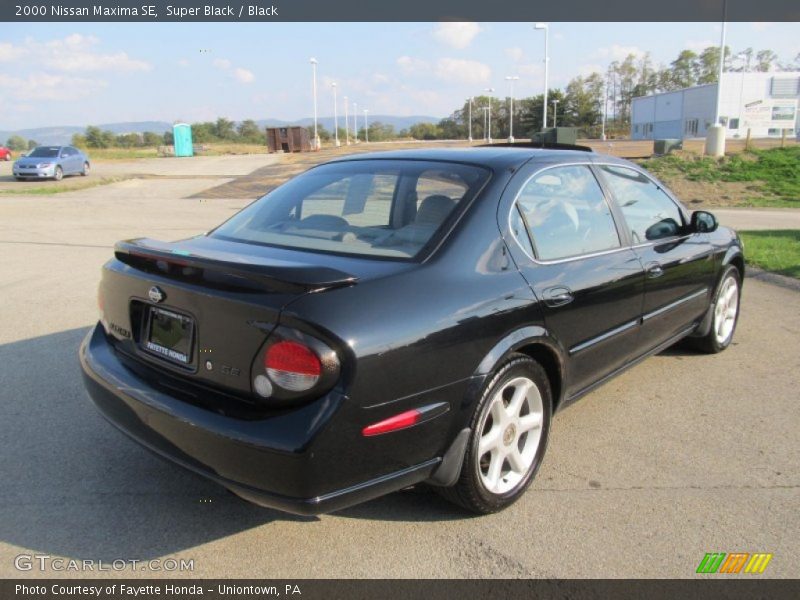 Super Black / Black 2000 Nissan Maxima SE