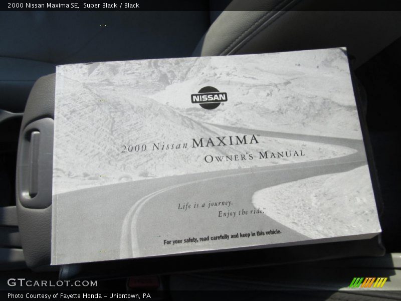 Super Black / Black 2000 Nissan Maxima SE