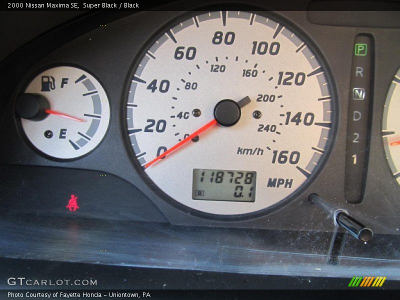 Super Black / Black 2000 Nissan Maxima SE