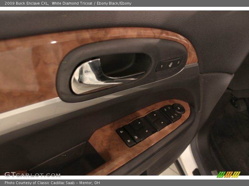 White Diamond Tricoat / Ebony Black/Ebony 2009 Buick Enclave CXL