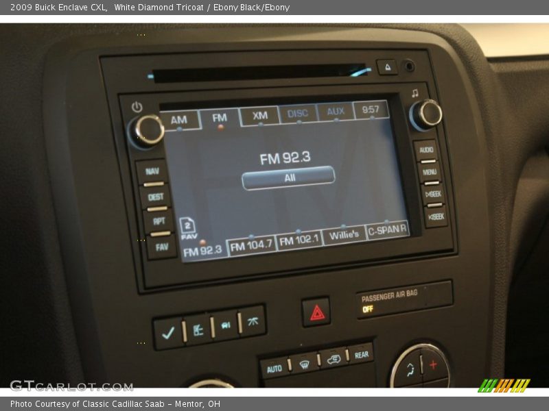 White Diamond Tricoat / Ebony Black/Ebony 2009 Buick Enclave CXL
