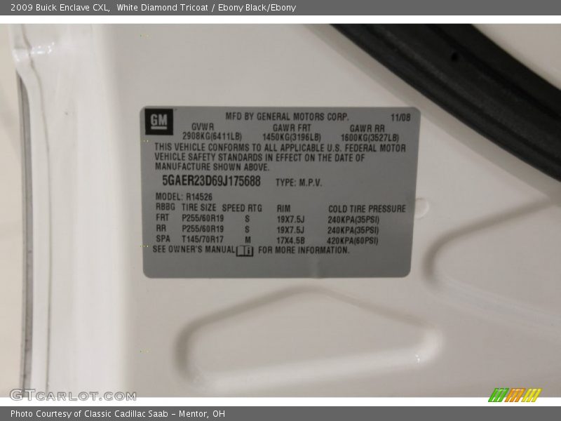 White Diamond Tricoat / Ebony Black/Ebony 2009 Buick Enclave CXL