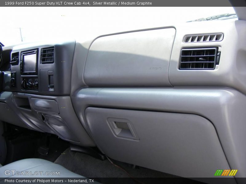 Silver Metallic / Medium Graphite 1999 Ford F250 Super Duty XLT Crew Cab 4x4