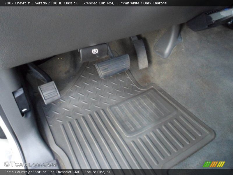 Summit White / Dark Charcoal 2007 Chevrolet Silverado 2500HD Classic LT Extended Cab 4x4
