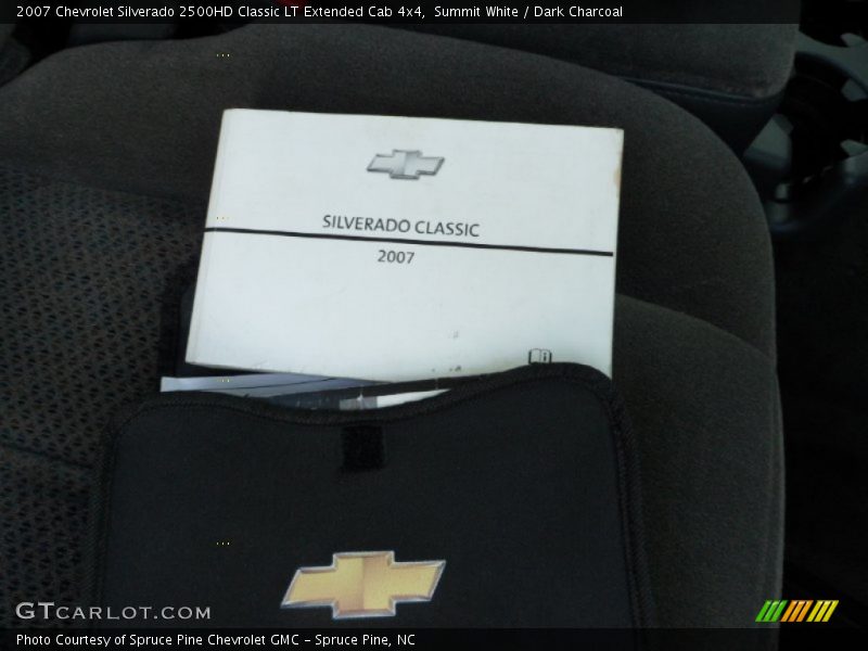 Summit White / Dark Charcoal 2007 Chevrolet Silverado 2500HD Classic LT Extended Cab 4x4