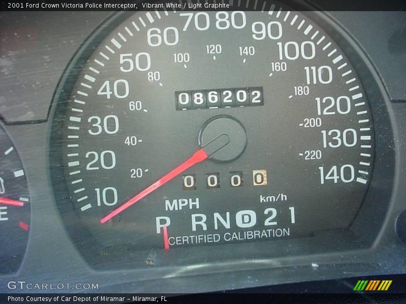 Vibrant White / Light Graphite 2001 Ford Crown Victoria Police Interceptor