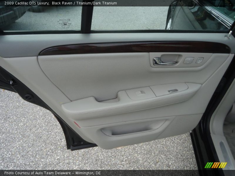 Black Raven / Titanium/Dark Titanium 2009 Cadillac DTS Luxury
