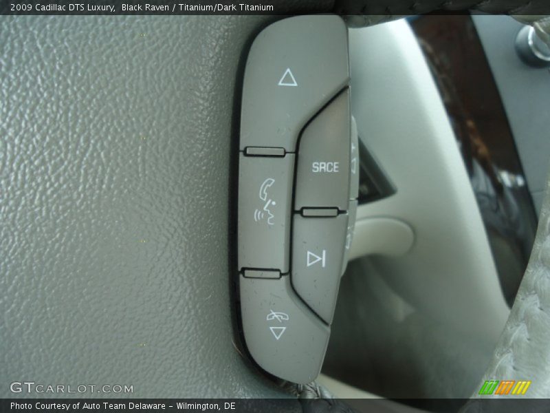 Black Raven / Titanium/Dark Titanium 2009 Cadillac DTS Luxury