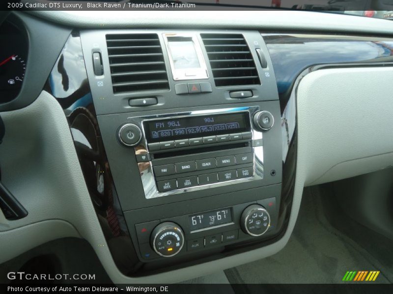 Black Raven / Titanium/Dark Titanium 2009 Cadillac DTS Luxury